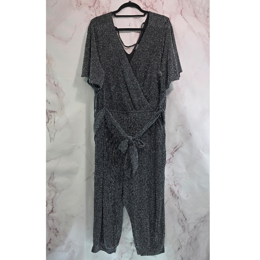 Torrid Jumpsuit Womens 3 3X Black Silver Wide Leg Tie Back Crop Jogger V Neck
